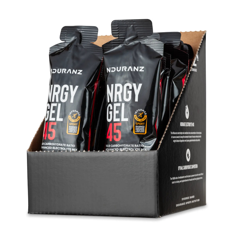 Nduranz Nrgy Gel 45 Box - 16 x 75 g saveur fraise, emballage noir et orange dans une boîte présentoir en carton sur fond blanc.